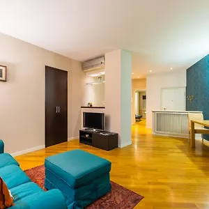  Appartamento Stylish At Piazza Municipio By Wonderful Italy Italia